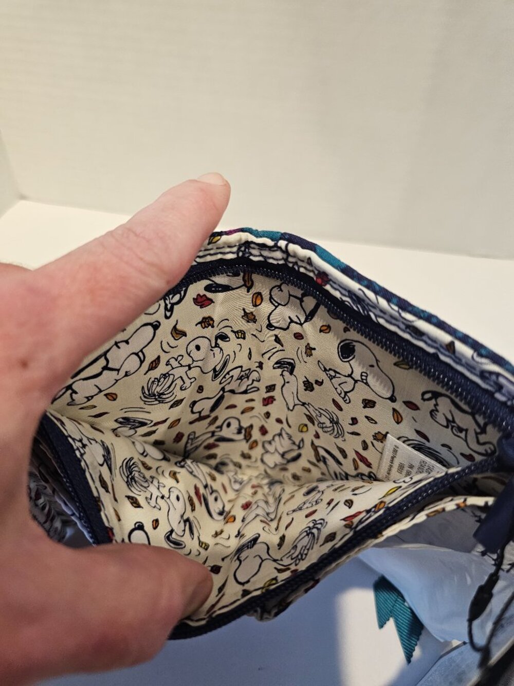 NWT Vera Bradley RFID Riley Compact Wallet Peanuts Fall Meadow Pumpkin Halloween - Picture 12 of 14
